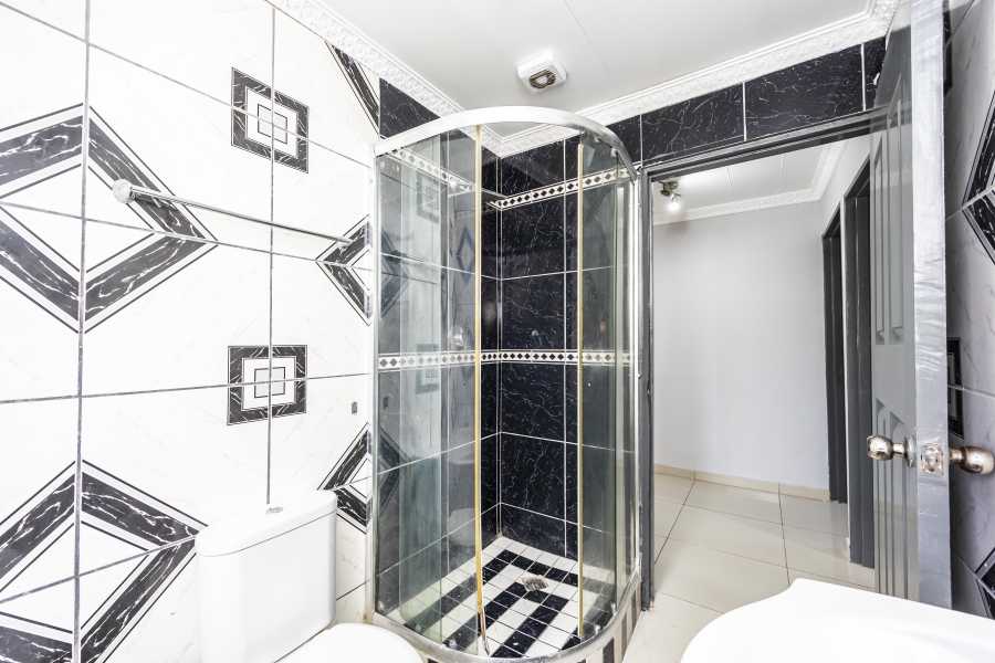 5 Bedroom Property for Sale in Sunnyridge Eastern Cape